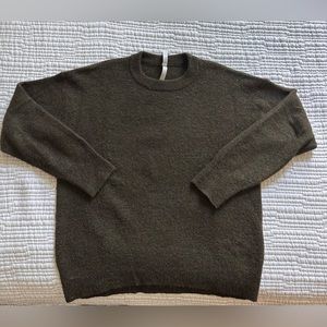 ARITZIA Babaton Crew Neck Sweater!